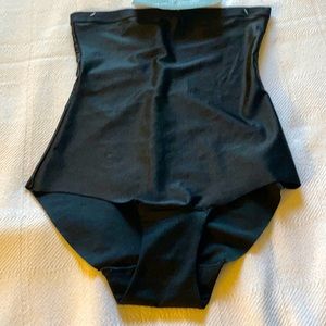New Jones New York Shiny Hi Waist Brief